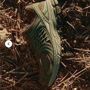 Men's Olive Green Mesh Trail Runner